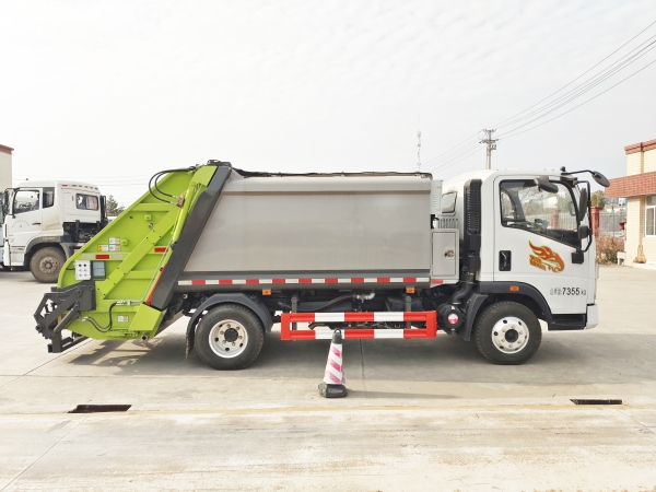 HDW5077ZYSZ6型壓縮式垃圾車(重汽豪曼)6m3