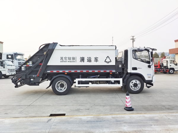 HDW5122ZYSB6型壓縮式垃圾車（福田歐馬可）9m3