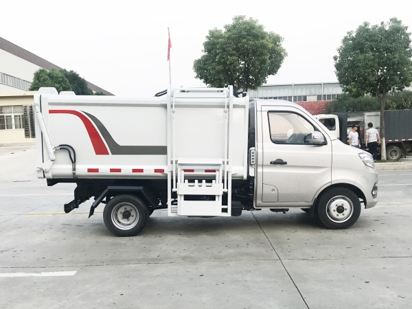 HDW5035ZZZS6自裝卸(重慶長安后雙輪型)3~4m3