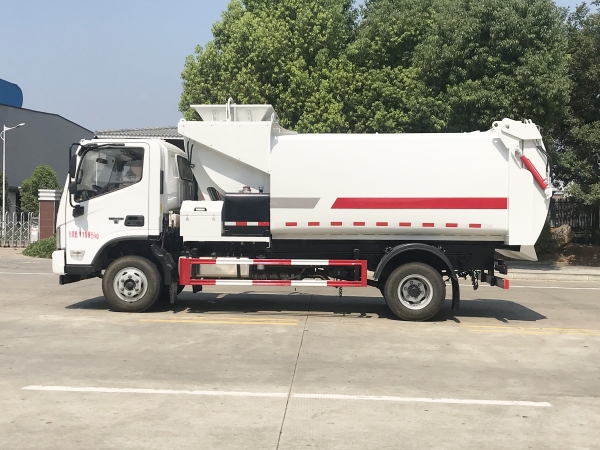 HDW5120TCAB6餐廚垃圾車（福田歐馬可）8m3