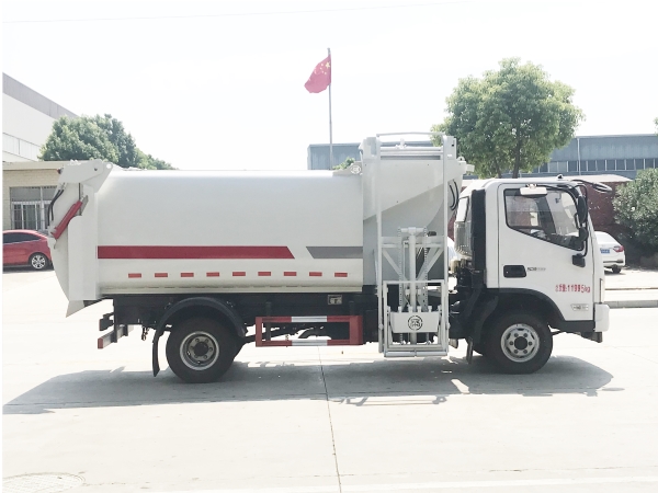 HDW5120TCAB6餐廚垃圾車（福田歐馬可）8m3